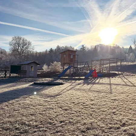 Zur Wasserburg Mit Seeblick, Grossem Garten & Spielplatz An Der Talsperre Pirk * Oelsnitz (Vogtland)