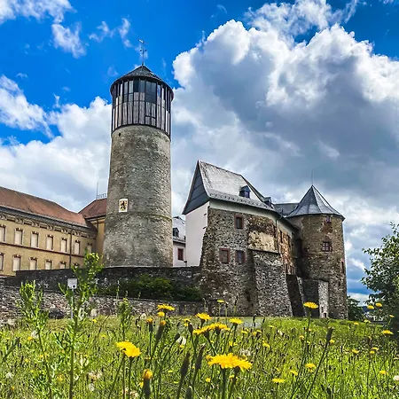 Zur Wasserburg Mit Seeblick, Grossem Garten & Spielplatz An Der Talsperre Pirk