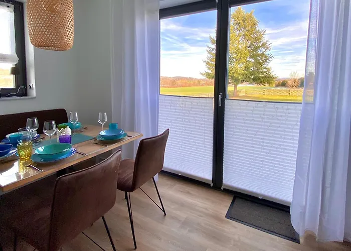 Zur Wasserburg Mit Seeblick, Grossem Garten & Spielplatz An Der Talsperre Pirk Appartement