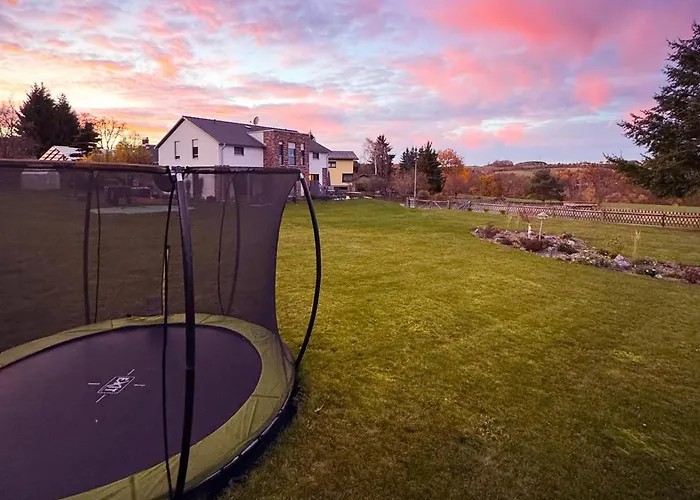 Zur Wasserburg Mit Seeblick, Grossem Garten & Spielplatz An Der Talsperre Pirk Appartement *