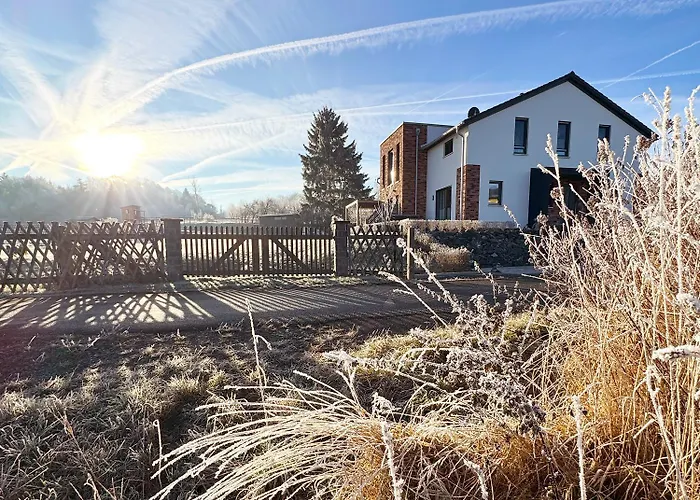 Appartement Zur Wasserburg Mit Seeblick, Grossem Garten & Spielplatz An Der Talsperre Pirk
