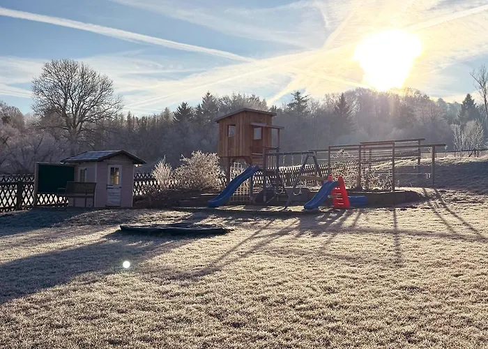 Zur Wasserburg Mit Seeblick, Grossem Garten & Spielplatz An Der Talsperre Pirk * Oelsnitz (Vogtland)