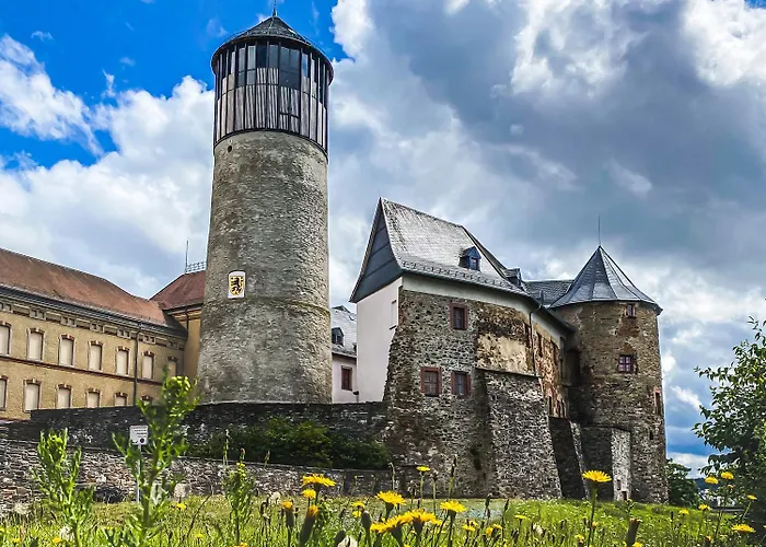Zur Wasserburg Mit Seeblick, Grossem Garten & Spielplatz An Der Talsperre Pirk