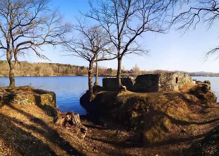 Appartement Zur Wasserburg Mit Seeblick, Grossem Garten & Spielplatz An Der Talsperre Pirk
